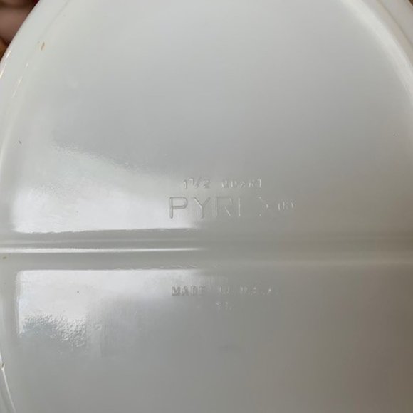 Pyrex Town & Country (1963-1967) Oval Divided Dish - Picture 3 of 3